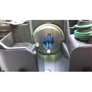 4112JA AIRBAG VOLANTE - AIRBAG DELANTERO IZQUIERDO PEUGEOT 207 2006-2007-2008-2009 2 CONECTORES, CC: LLEVA A. RODILLA 2007...